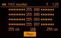 ukázka zobrazení PAS monitoru na GID displeji – snímače vpředu i vzadu
